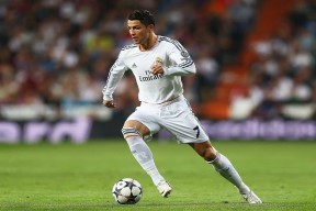 英超逆境中崛起：坚定信念铸就胜利传说，英超大逆转