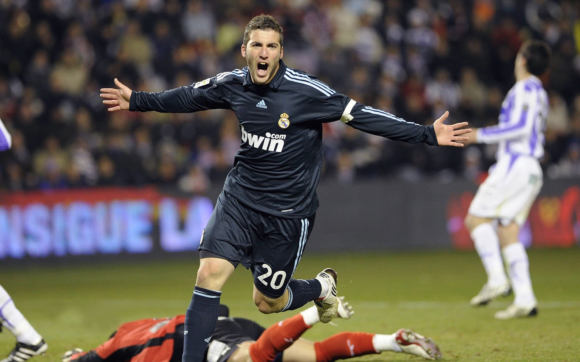 法甲绝佳摘星：精彩远射引爆全场高潮